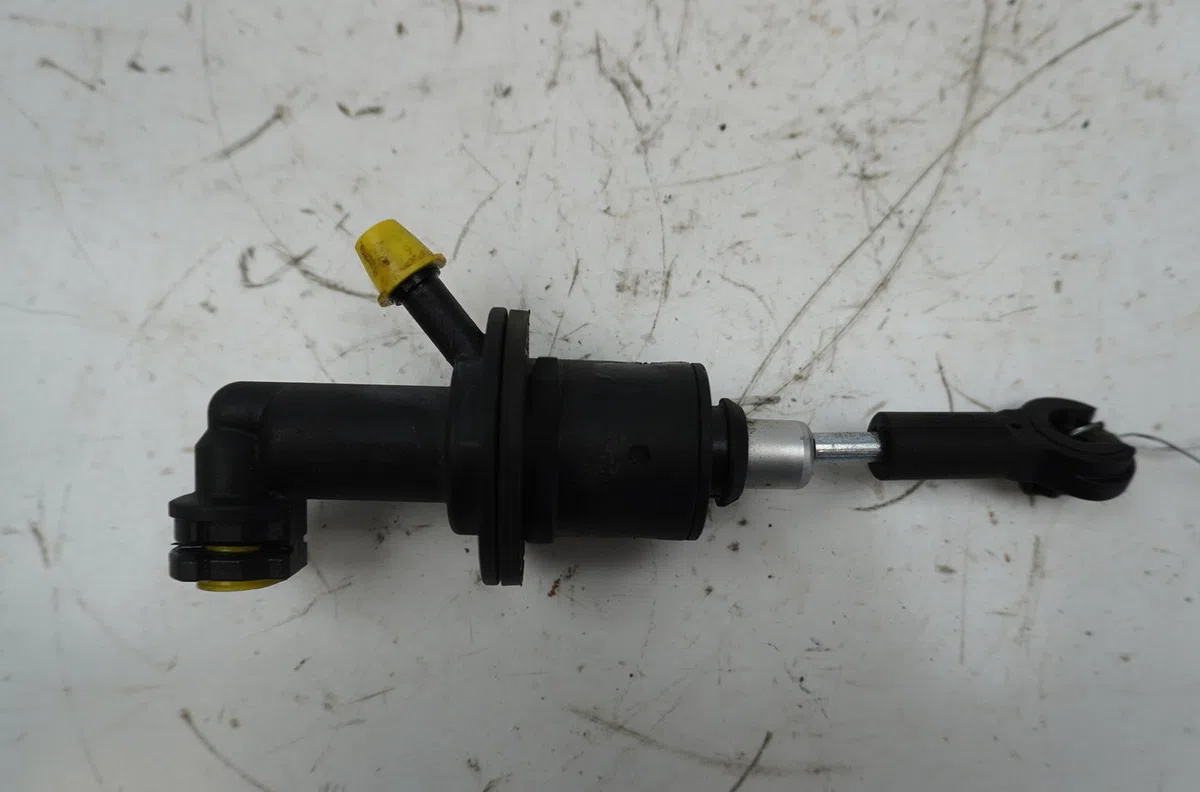Emetteur embrayage Opel AGILA (B) (H08) 1.3 cdti (f68) (2008-2010) 5 portes occasion