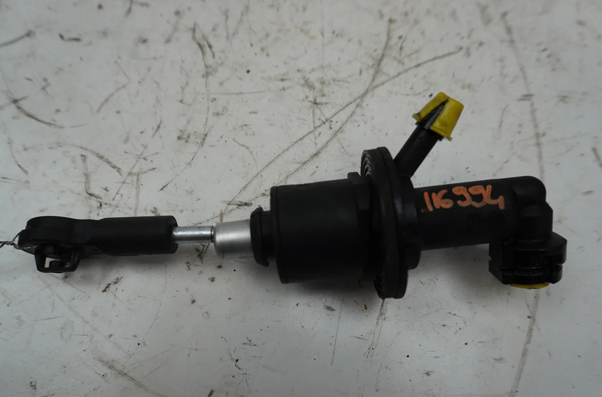 Emetteur embrayage Opel AGILA (B) (H08) 1.3 cdti (f68) (2008-2010) 5 portes occasion