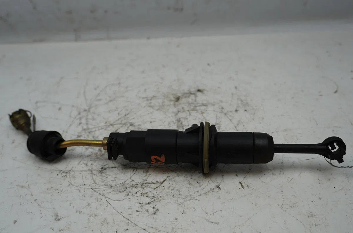 Emetteur embrayage Renault KANGOO (KC0-1_) 1.6 16v 4x4 (kc0p, kc0s, kc0l) (2001) occasion