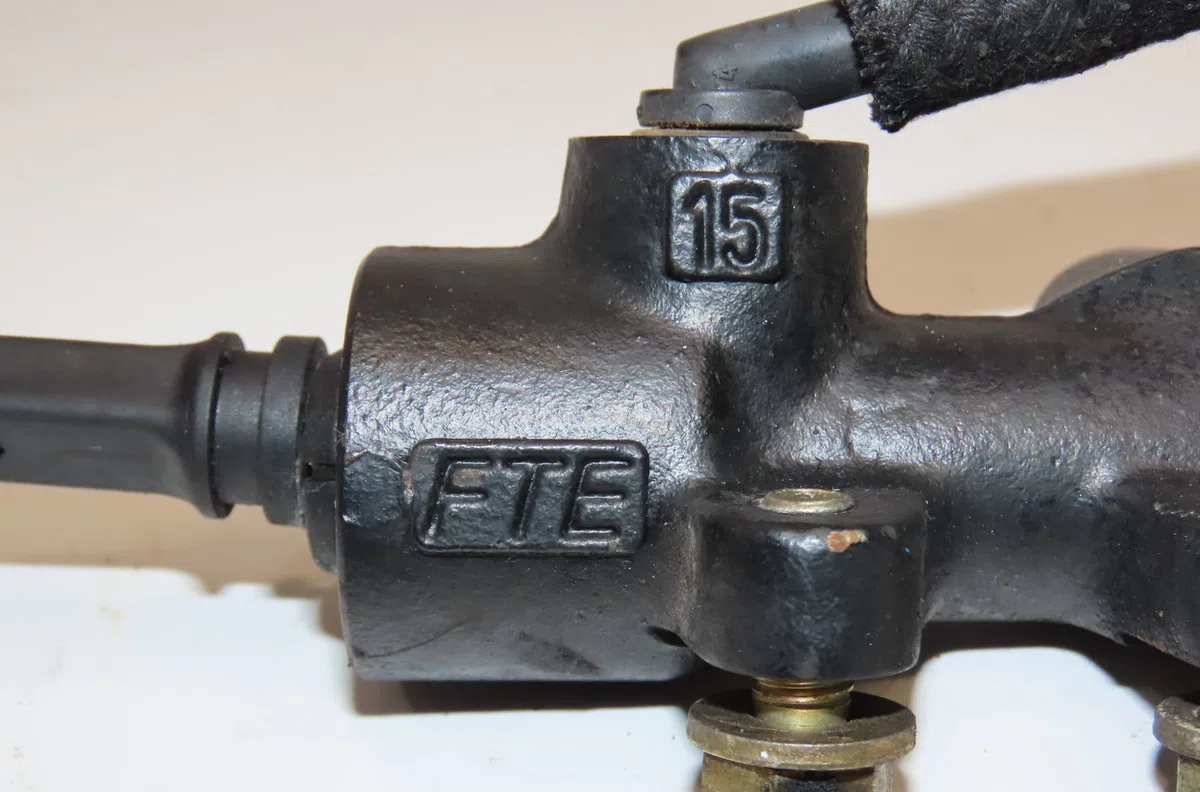 Emetteur embrayage Volkswagen TRANSPORTER IV Autobus-Autocar (70B, 70C, 7DB, 7DK, 70J, 70K 2.5 tdi (1995-2003) occasion