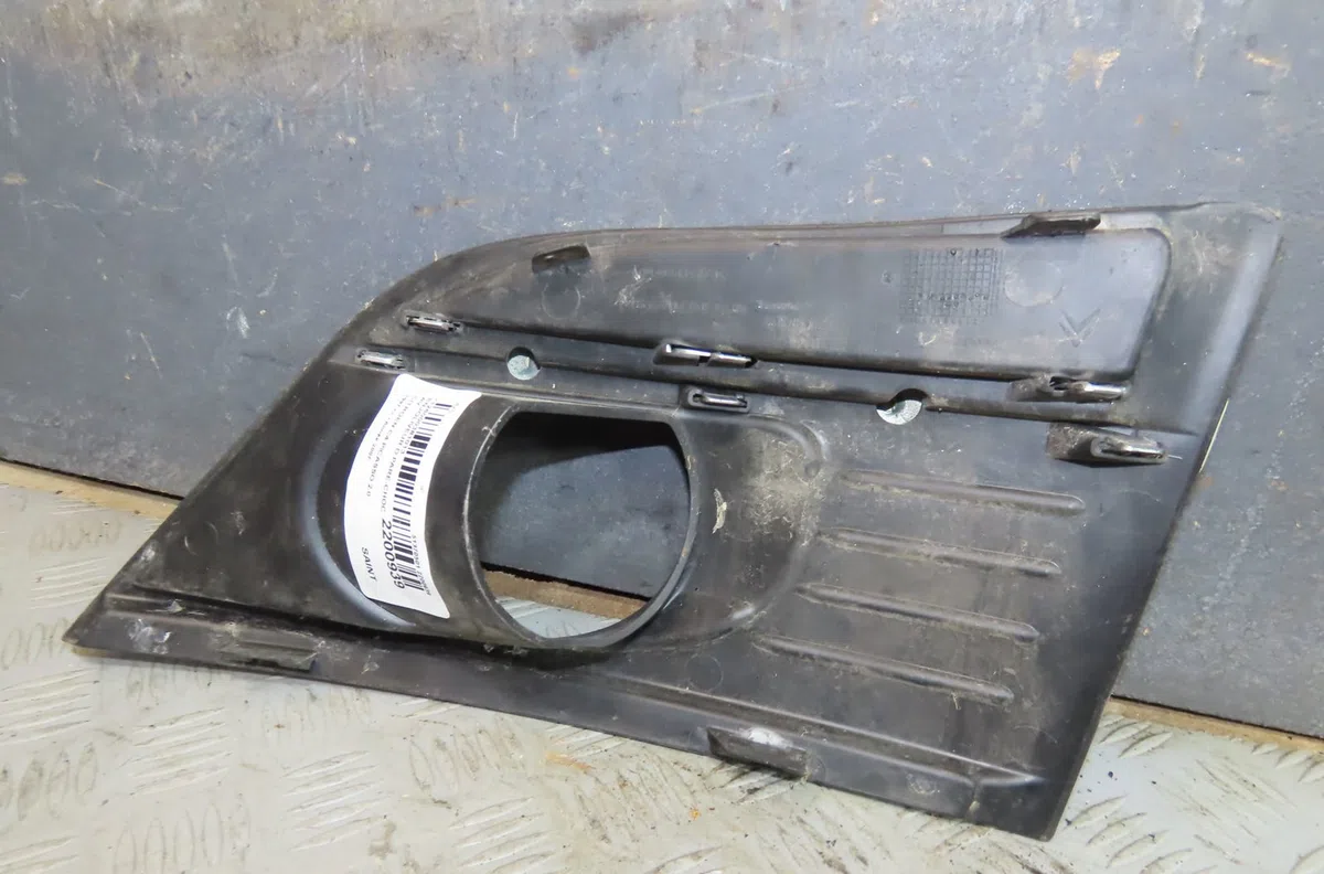 Enjoliveur d pare-choc av Citroen C4 PICASSO I Monospace (UD_) 2.0 hdi 138 (2006-2013) 5 portes occasion