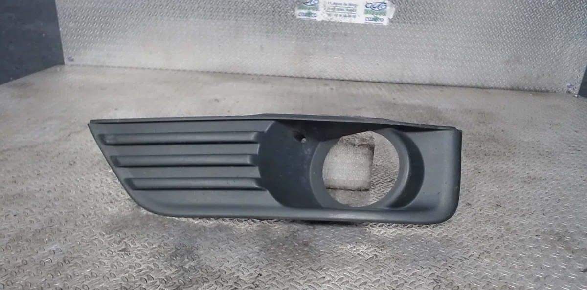 Enjoliveur d pare-choc av Ford FOCUS II (DA_, HCP, DP) 2.0 tdci (2004-2008) occasion