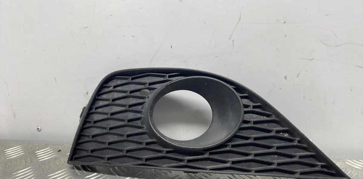 Enjoliveur d pare-choc av SEAT IBIZA 4 PHASE 1 COUPE occasion
