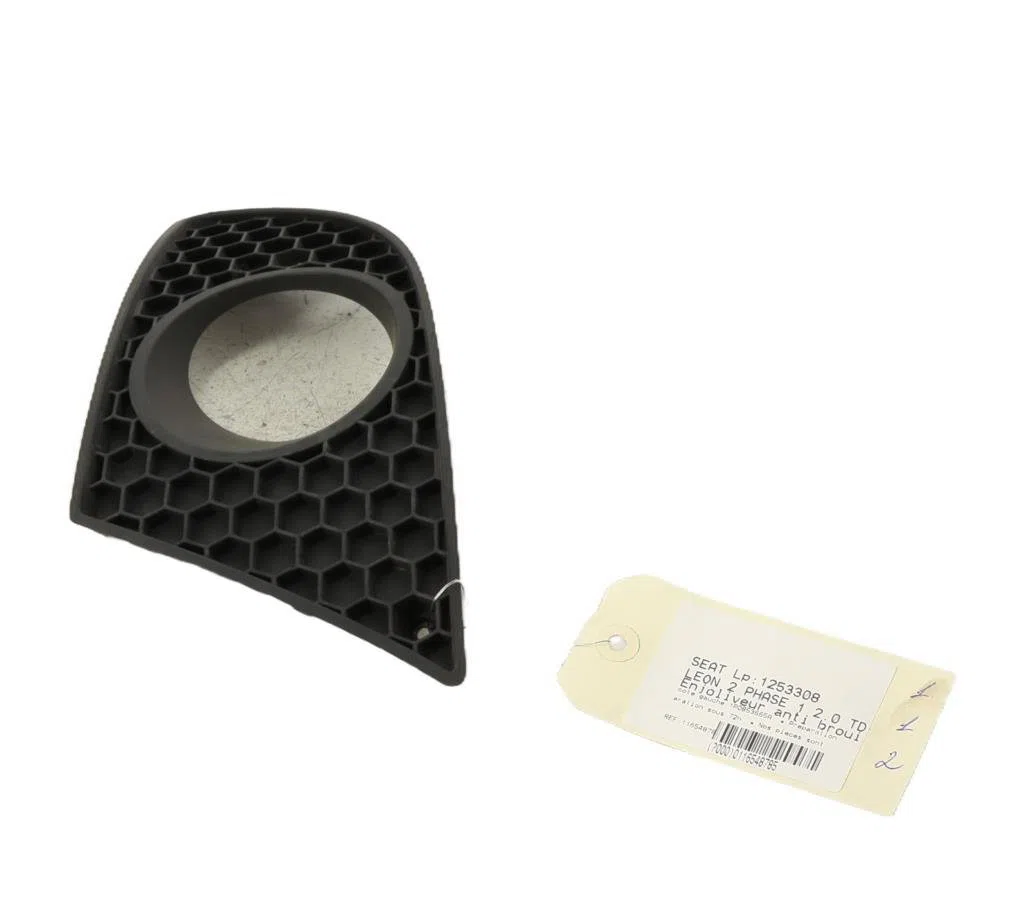 Enjoliveur d pare-choc av Seat LEON (1P1) 2.0 tdi 16v (2005-2012) occasion