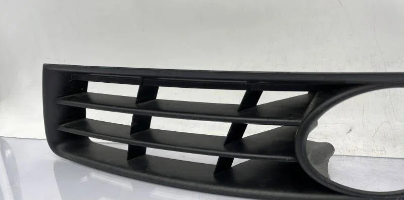 Enjoliveur d pare-choc av VOLKSWAGEN PASSAT 5 BREAK occasion