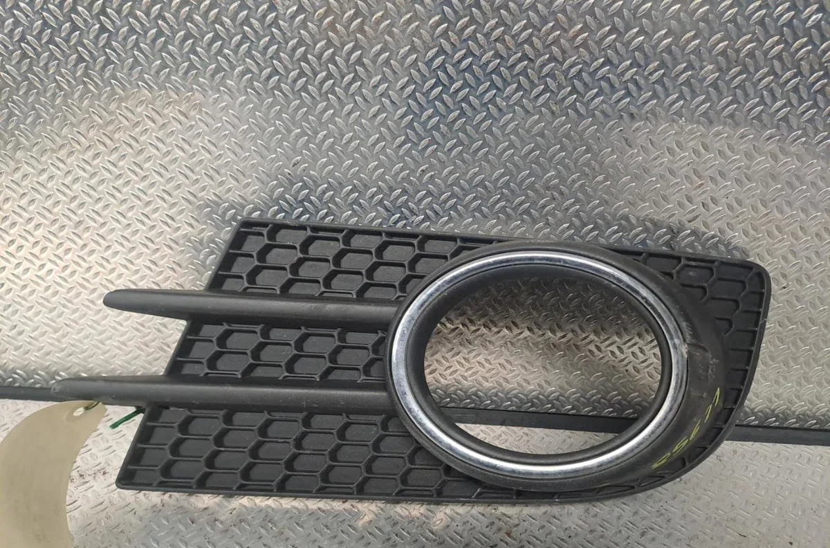 Enjoliveur d pare-choc av Volkswagen TIGUAN (5N_) 2.0 tdi (2008-2018) 5 portes occasion