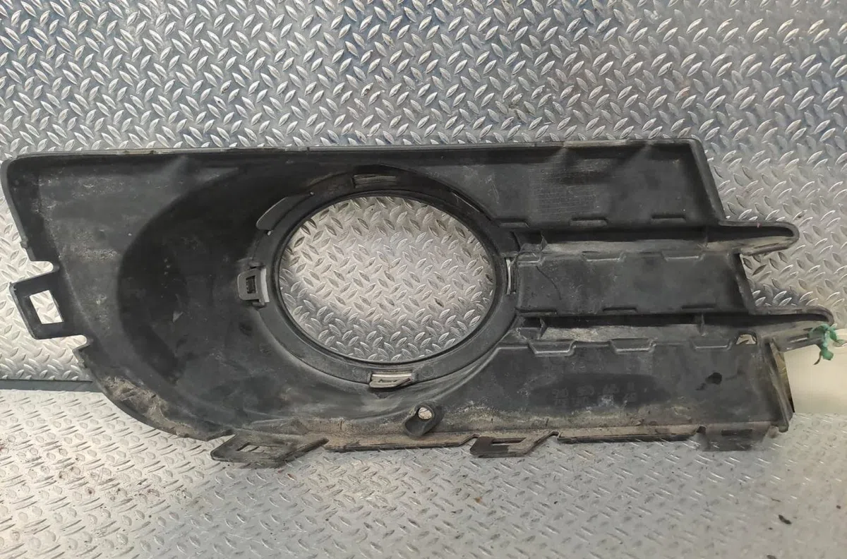 Enjoliveur d pare-choc av Volkswagen TIGUAN (5N_) 2.0 tdi (2008-2018) 5 portes occasion