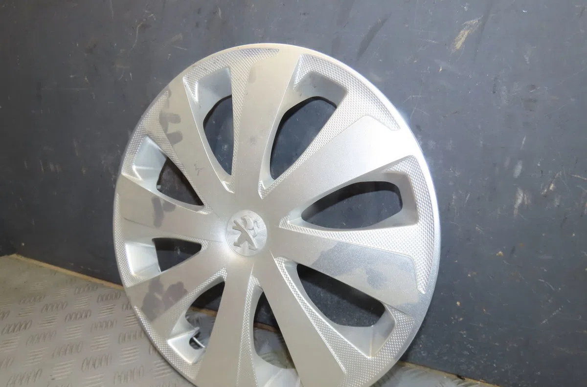 Enjoliveur de roue Peugeot 108 1.0 vti (2014) occasion