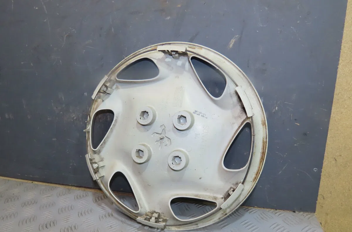 Enjoliveur de roue Peugeot 306 3-5 portes (7A, 7C, N3, N5) 1.6 (1993-2000) occasion