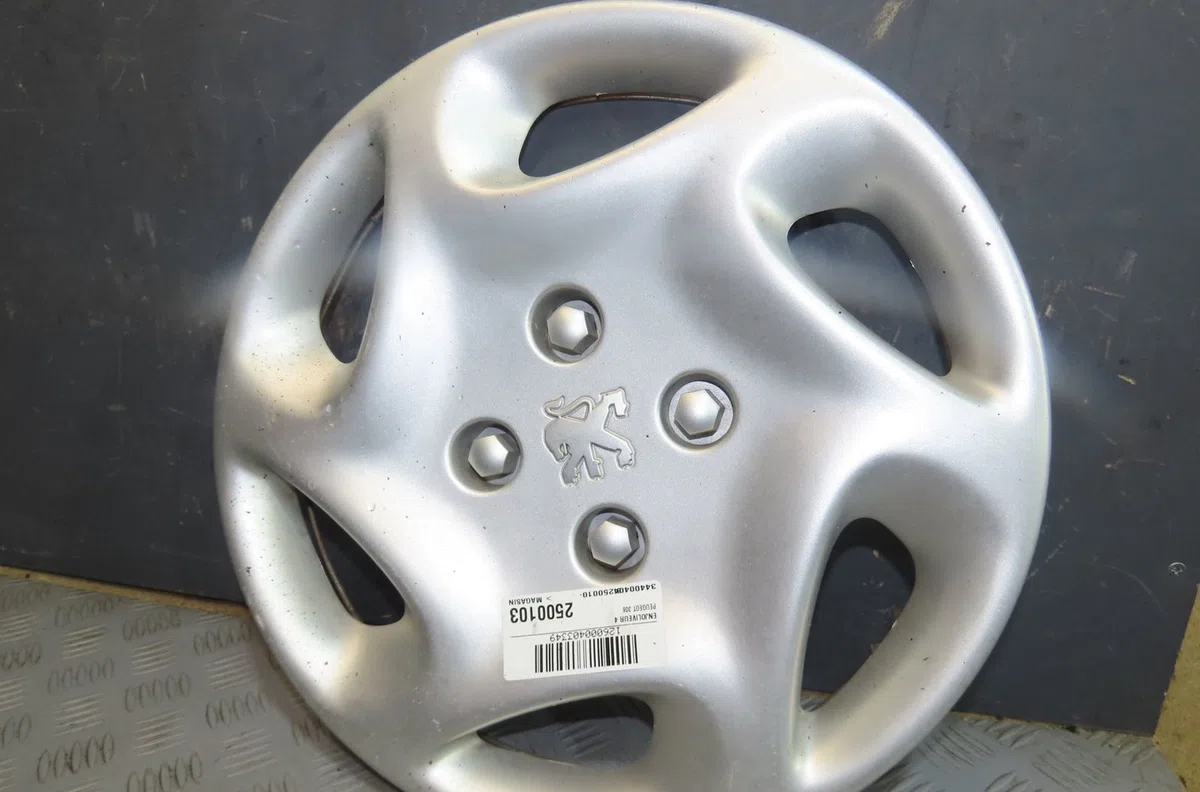 Enjoliveur de roue Peugeot 306 3-5 portes (7A, 7C, N3, N5) 1.6 (1993-2000) occasion