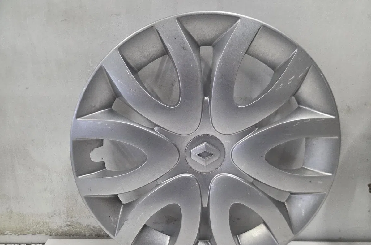 Enjoliveur de roue RENAULT CLIO 4 PHASE 1 occasion