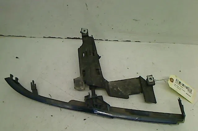 Enjoliveur phare d Bmw 3 Touring (E46) 320 d (2000-2001) occasion