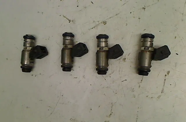 Ensemble injecteurs Fiat PUNTO (188_) 1.2 60 (188.030, .050, .130, .150, .230, .250) (1999-2010) occasion