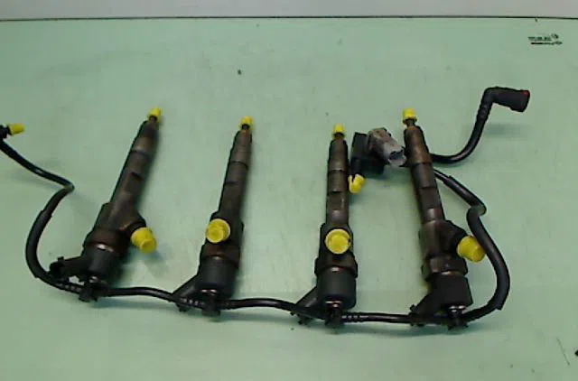 Ensemble injecteurs MITSUBISHI SPACE STAR 2001 occasion