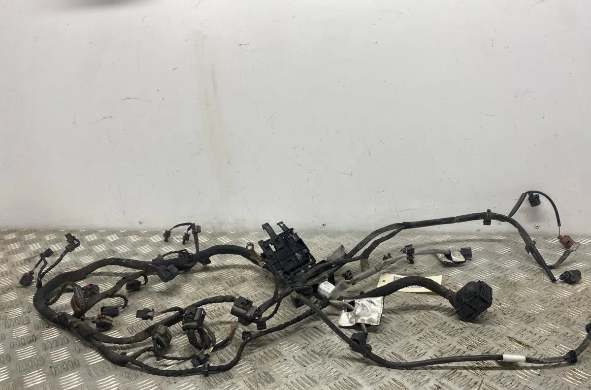 Faisceau moteur VOLKSWAGEN POLO 6 PHASE 1 occasion