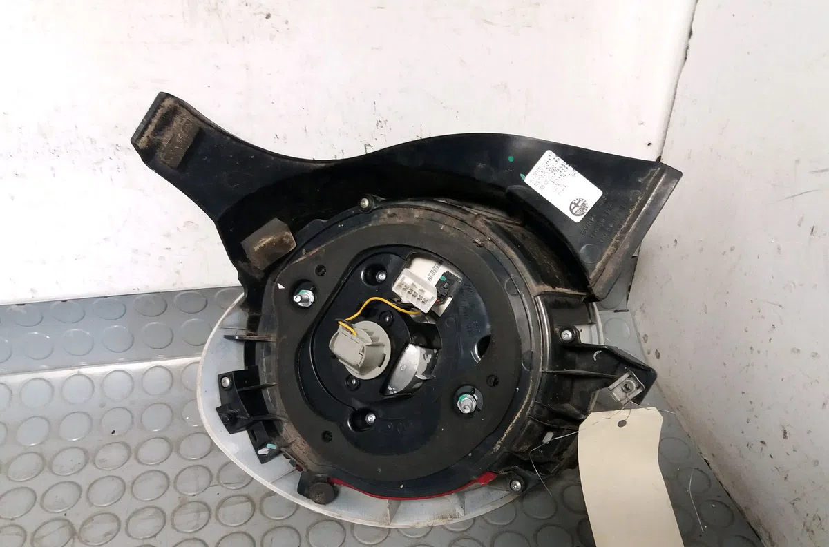 Feu arrière droit Alfa romeo MITO (955_) 1.6 jtdm (955axc1b) (2008-2015) occasion