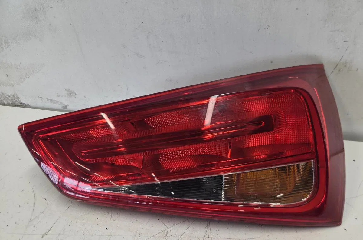 Feu arrière droit AUDI A1 1 PHASE 1 occasion