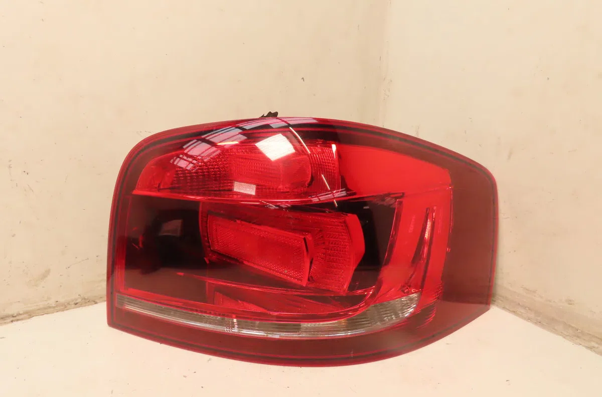 Feu arrière droit Audi A3 (8P1) 1.6 tdi (2009-2012) occasion