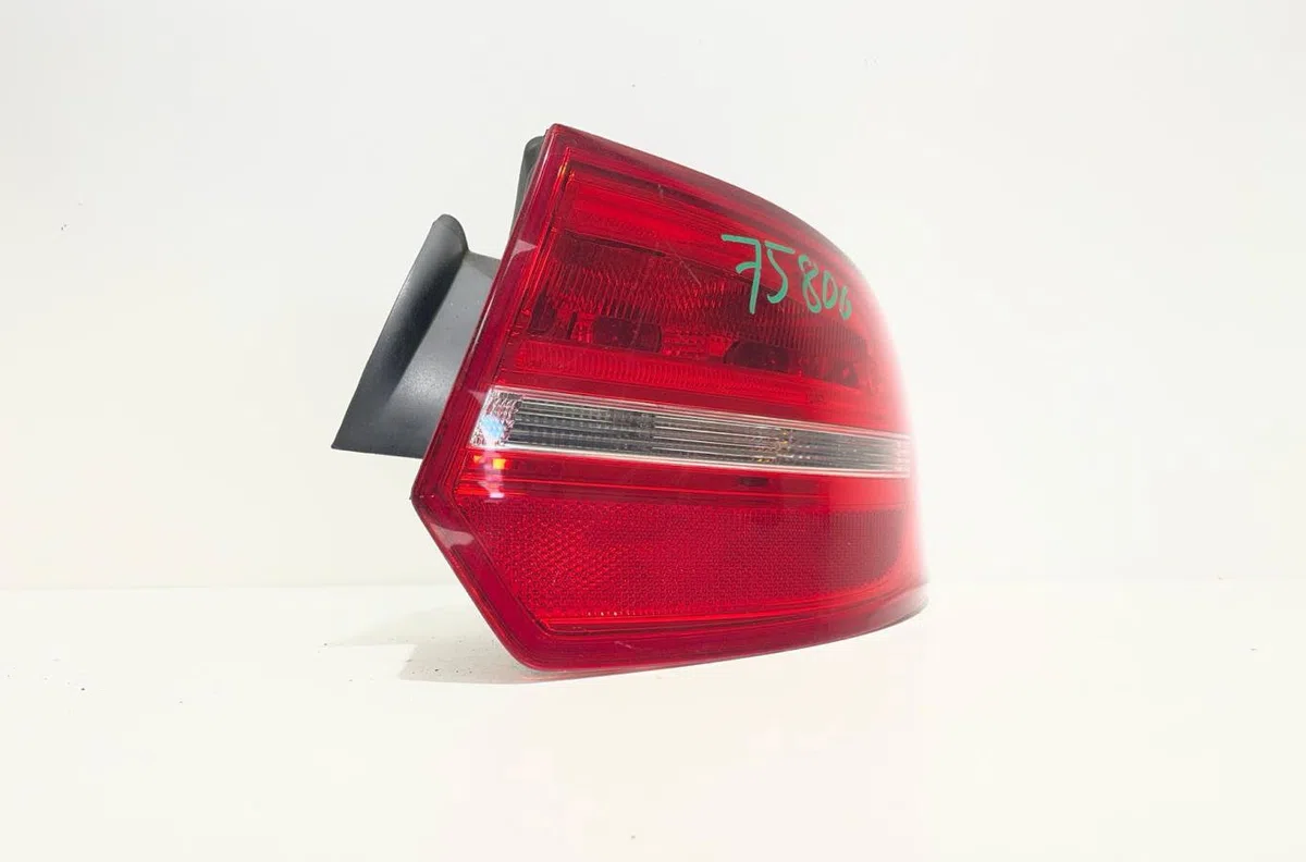 Feu arrière droit Audi A3 Sportback (8PA) 2.0 tdi (2004-2013) 5 portes occasion