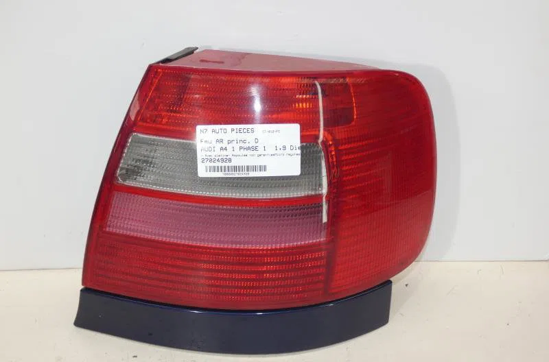 Feu arrière droit AUDI A4 1 PHASE 1 occasion