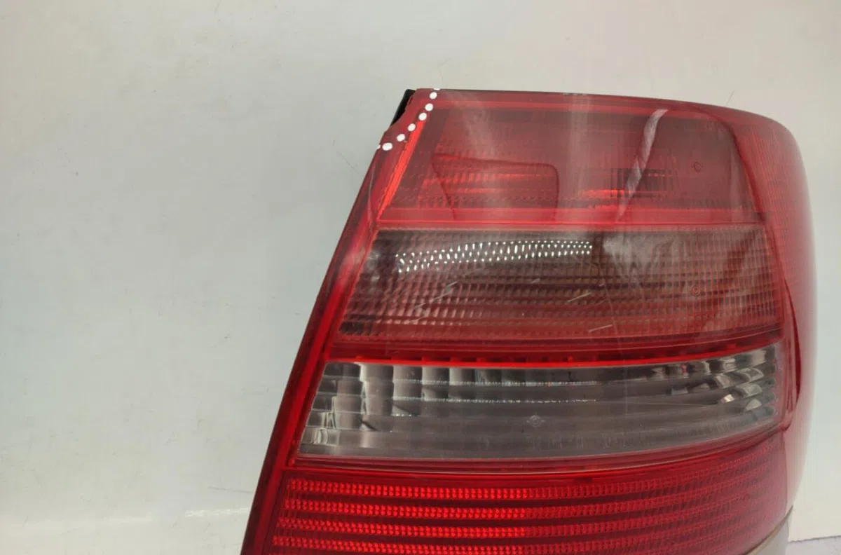 Feu arrière droit AUDI A4 1 PHASE 2 occasion