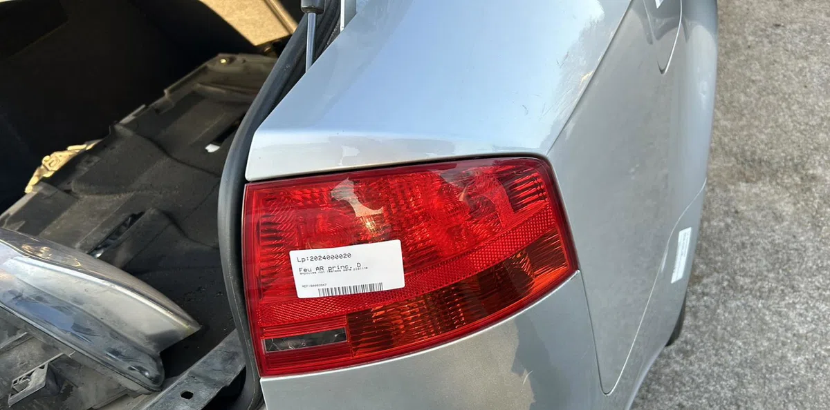Feu arrière droit AUDI A4 2 PHASE 2 occasion