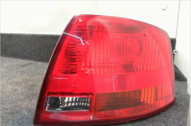 Feu arrière droit Audi A4 B7 Avant (8ED) 2.5 tdi (2004-2006) occasion