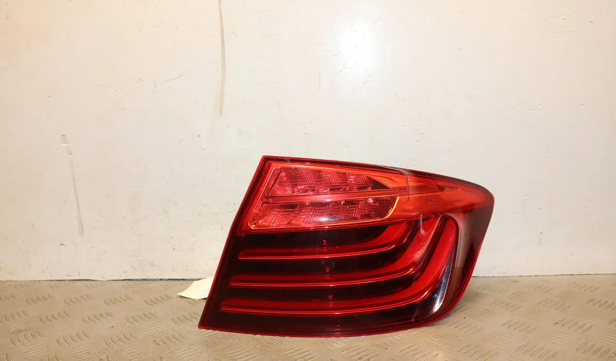 Feu arrière droit Bmw 5 (F10) 530 d xdrive (2011-2016) occasion