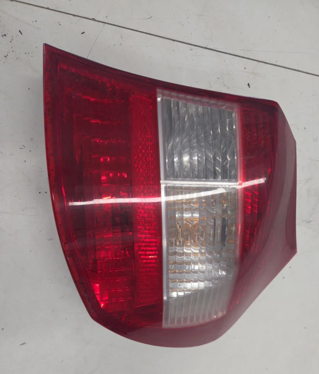 Feu arrière droit BMW SERIE 1 E87 PHASE 1 occasion