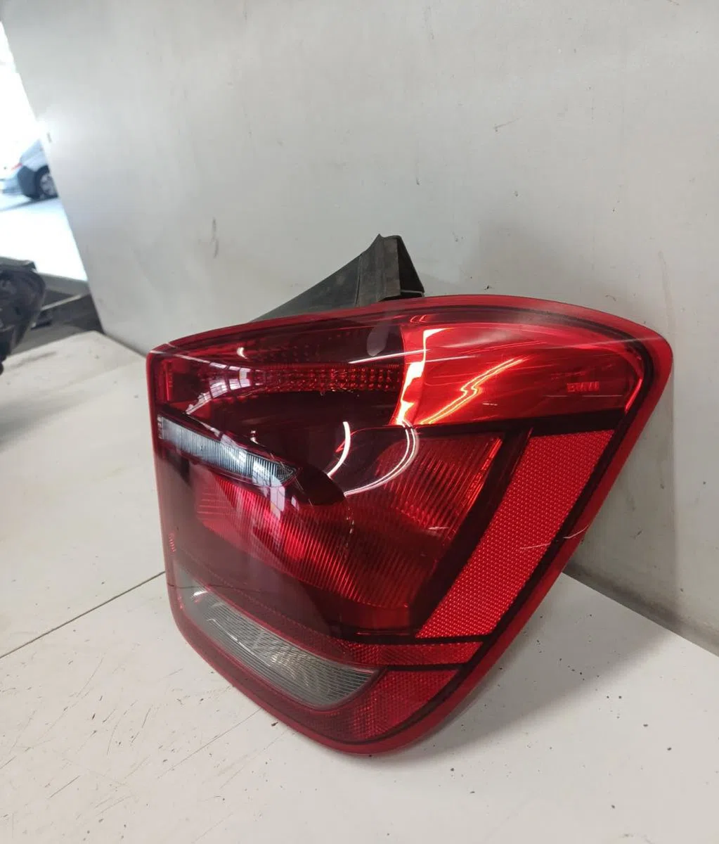 Feu arrière droit BMW SERIE 1 F20 PHASE 1 occasion