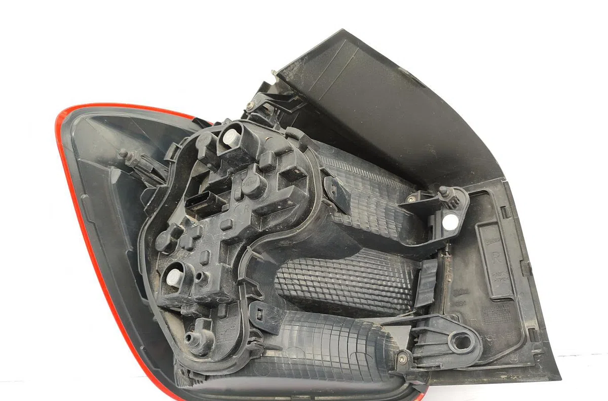Feu arrière droit BMW SERIE 1 F21 PHASE 1 occasion