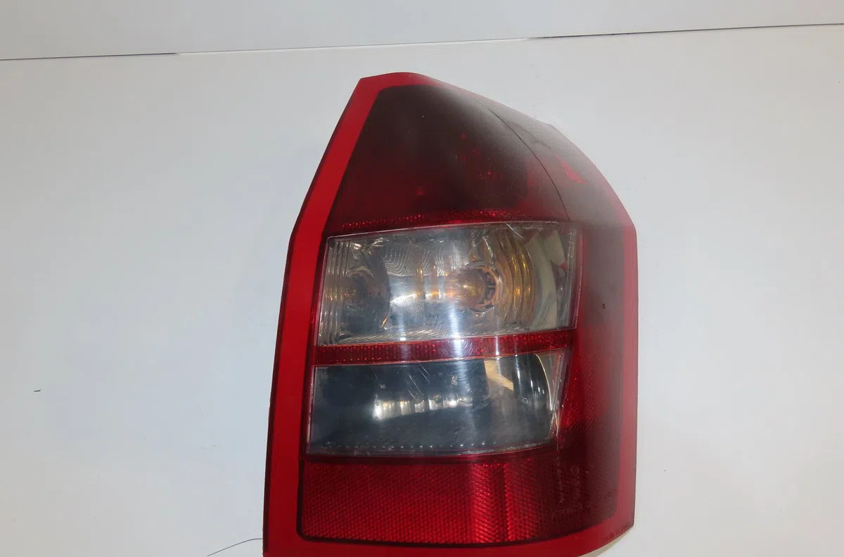 Feu arrière droit Chrysler 300C Touring (LX, LE) 3.0 crd (2005-2010) occasion