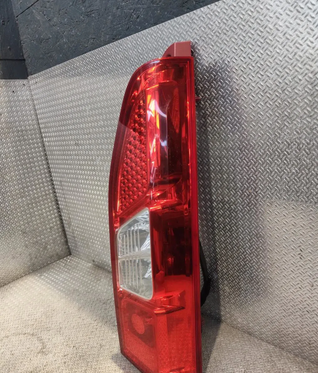 Feu arrière droit Citroen BERLINGO MULTISPACE (B9) 1.6 hdi 90 (2010) 5 portes occasion