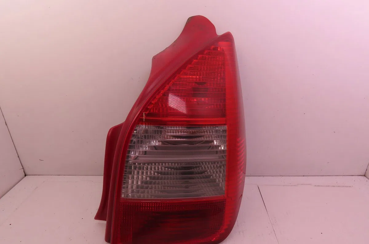 Feu arrière droit Citroën C2 (JM_) 1.4 (2003-2009) 3 portes occasion