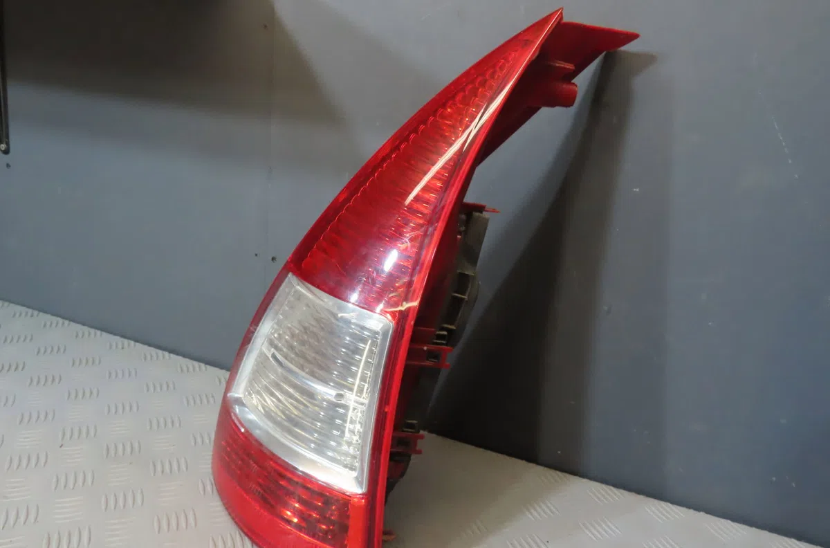 Feu arrière droit Citroen C3 I (FC_, FN_) 1.4 hdi (2003-2011) 5 portes occasion