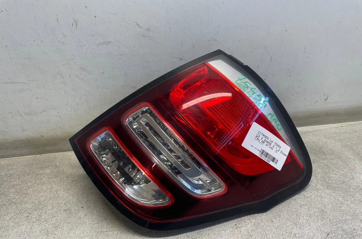 Feu arrière droit Citroen C3 II (SC_) 1.2 vti 82 (2012-2016) 5 portes occasion