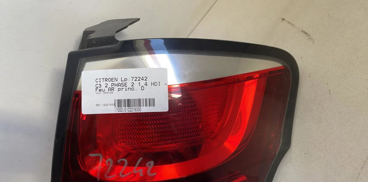 Feu arrière droit Citroen C3 II (SC_) 1.4 hdi 70 (sc8hzc, sc8hr0, sc8hp4) (2009) 5 portes occasion