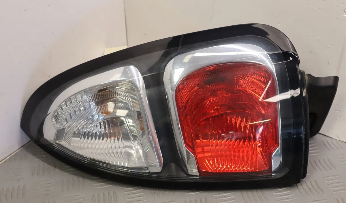 Feu arrière droit Citroen C3 PICASSO (SH_) 1.6 hdi (2009) 5 portes occasion