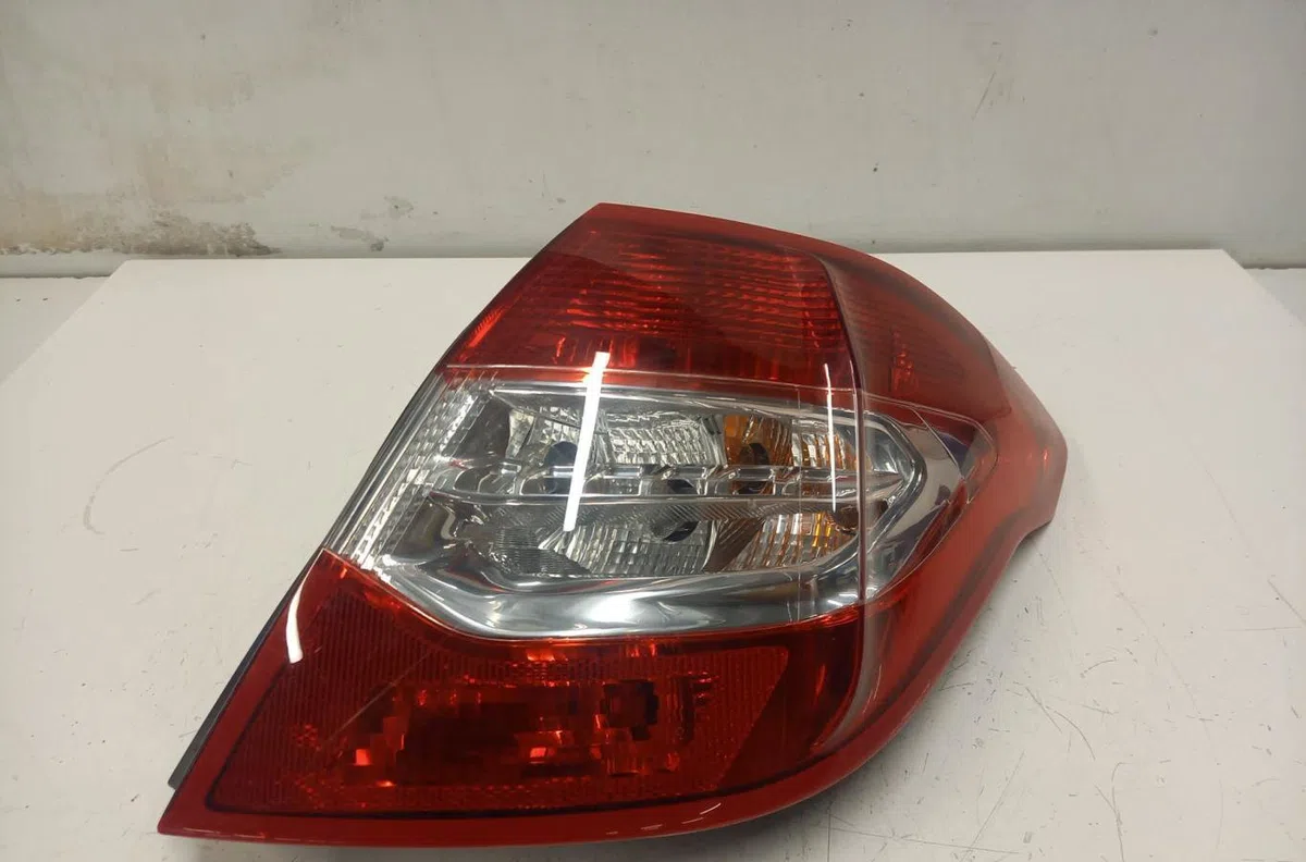 Feu arrière droit CITROEN C4 2 PHASE 1 occasion