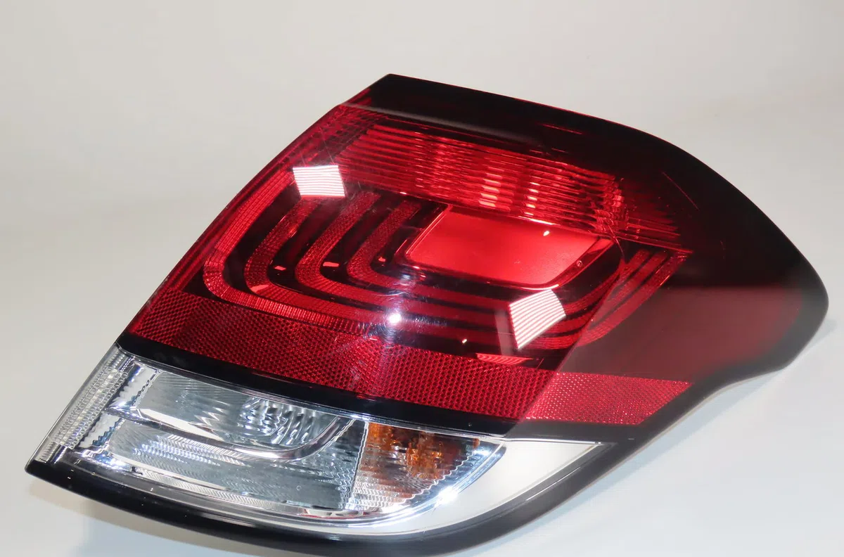 Feu arrière droit Citroen C4 II (NC_) 1.2 thp 130 (2014) occasion