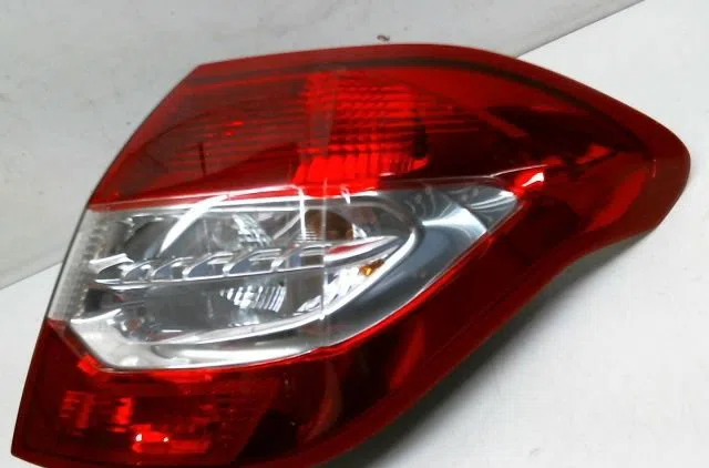 Feu arrière droit Citroën C4 II (NC_) 1.6 hdi 90 (2009) 5 portes occasion