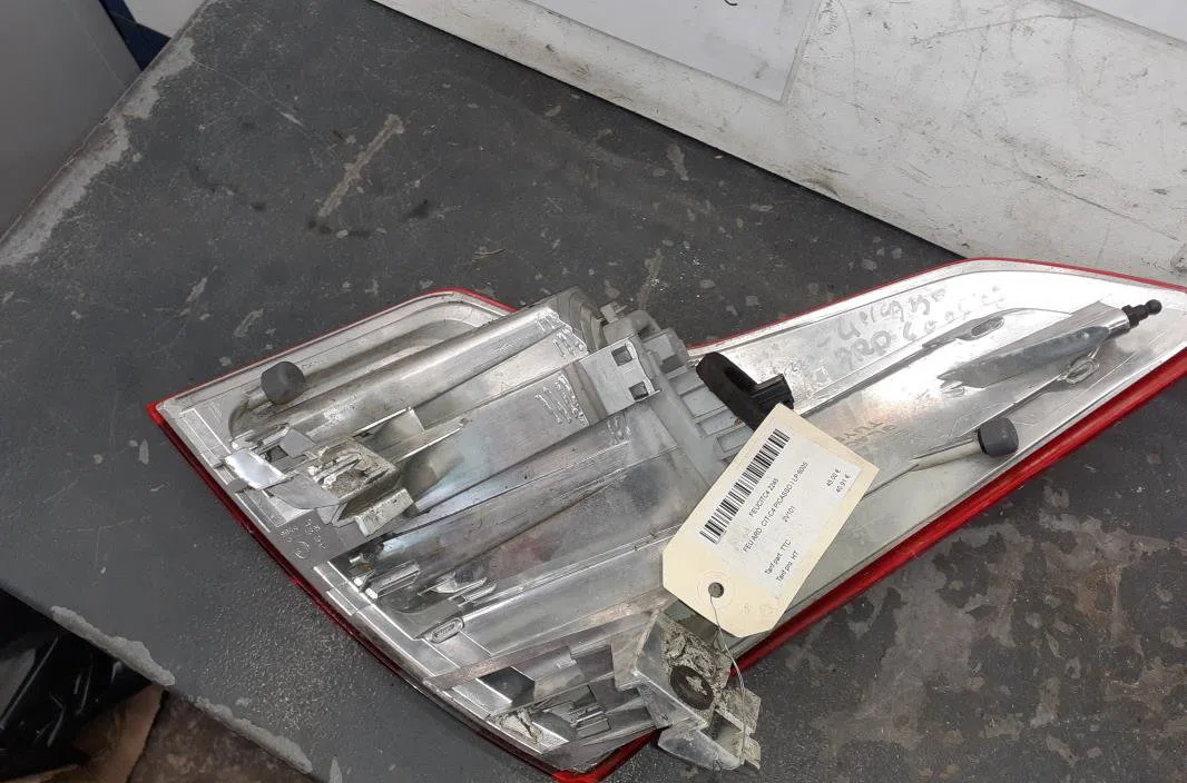 Feu arrière droit Citroën C4 PICASSO I Monospace (UD_) 1.6 hdi (2007-2013) 5 portes occasion