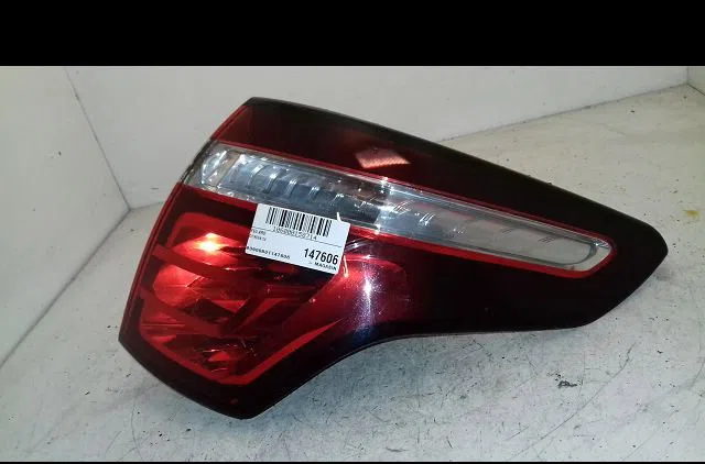Feu arrière droit Citroën C4 PICASSO I Monospace (UD_) 2.0 hdi 150 (2009-2013) 5 portes occasion