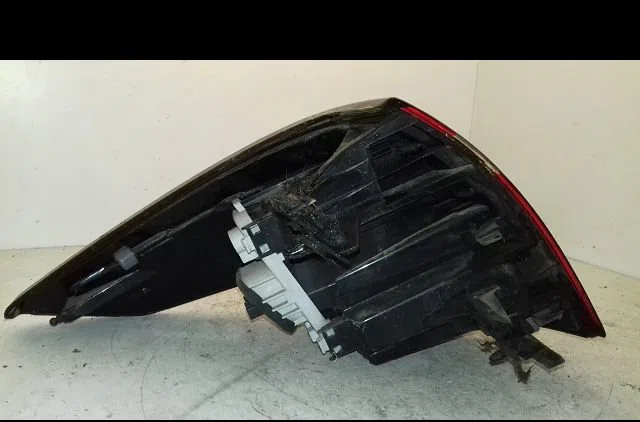 Feu arrière droit Citroën C4 PICASSO I Monospace (UD_) 2.0 hdi 150 (2009-2013) 5 portes occasion