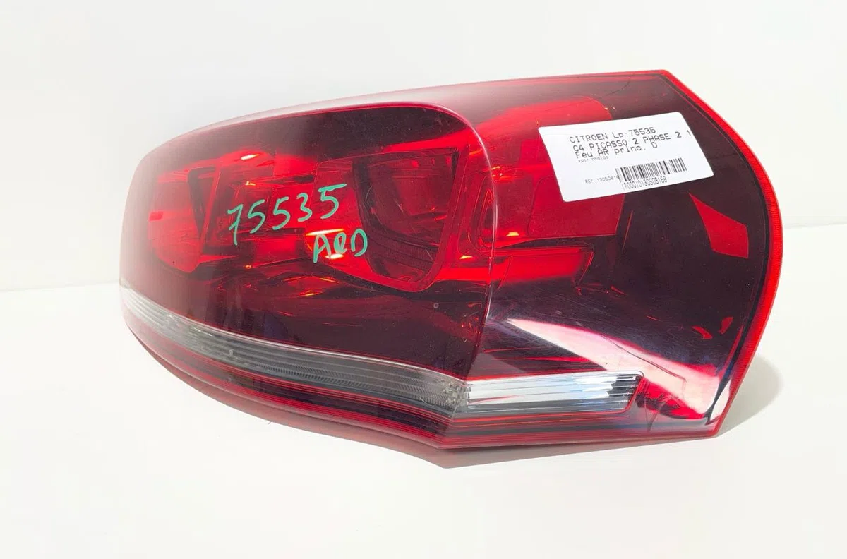Feu arrière droit Citroen C4 PICASSO II 1.6 bluehdi 120 (2014) occasion
