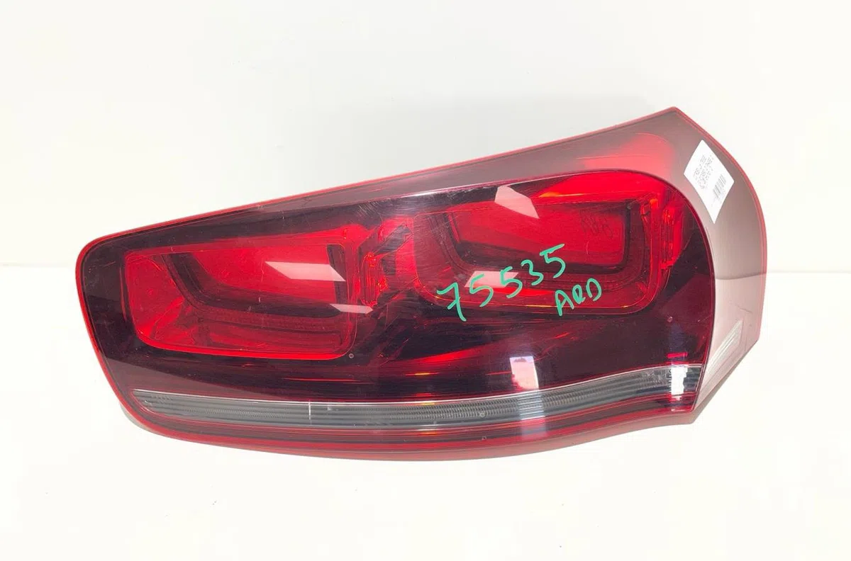 Feu arrière droit Citroen C4 PICASSO II 1.6 bluehdi 120 (2014) occasion