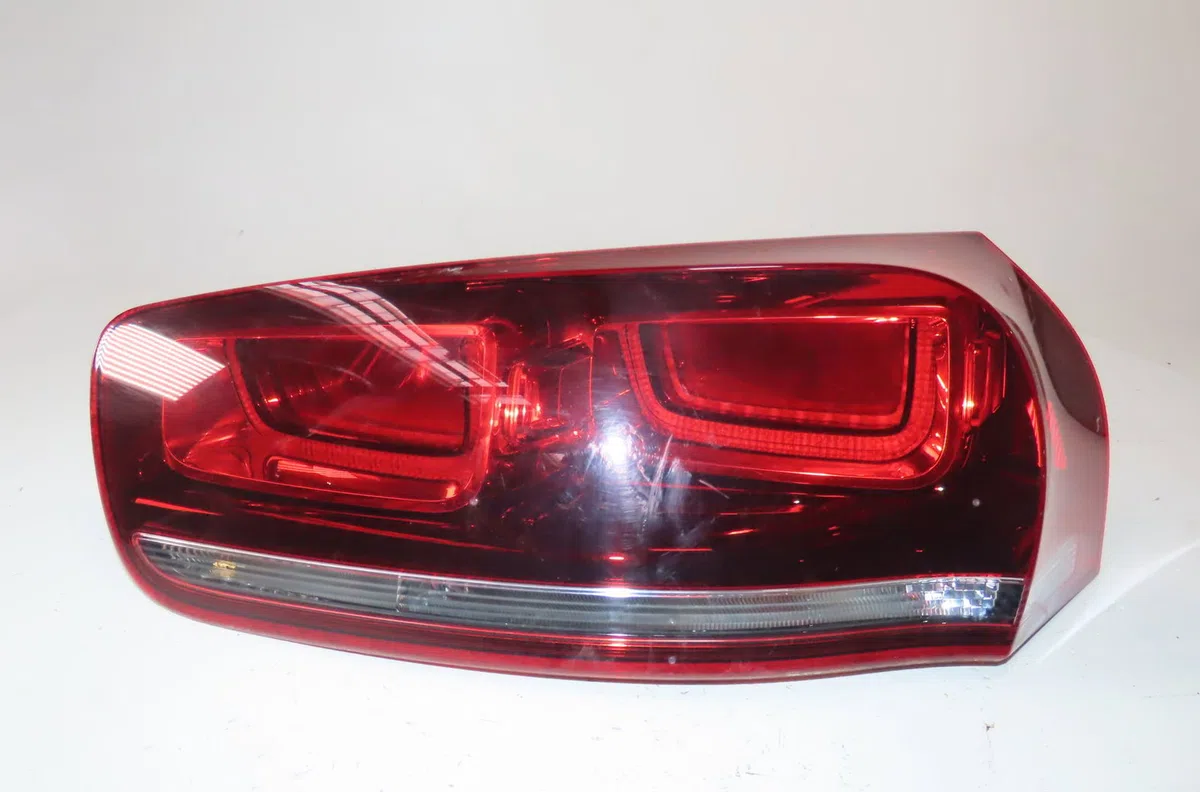 Feu arrière droit Citroen C4 PICASSO II 1.6 hdi - bluehdi 115 (2013) 5 portes occasion