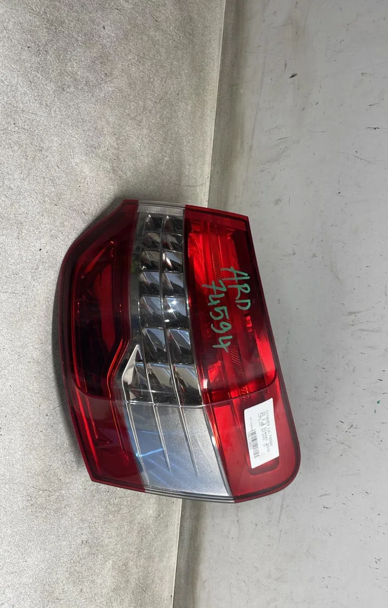Feu arrière droit Citroen C5 III (RD_) 2.0 hdi 140 (2008) 4 portes occasion