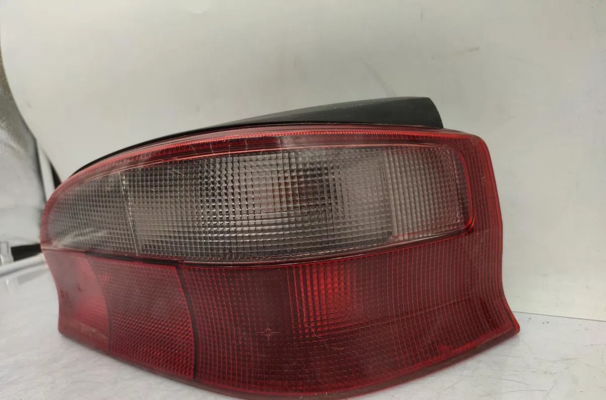 Feu arrière droit CITROEN SAXO PHASE 1 occasion