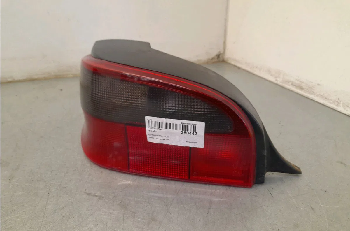 Feu arrière droit Citroen SAXO (S0, S1) 1.1 x, sx (1996-2003) 5 portes occasion